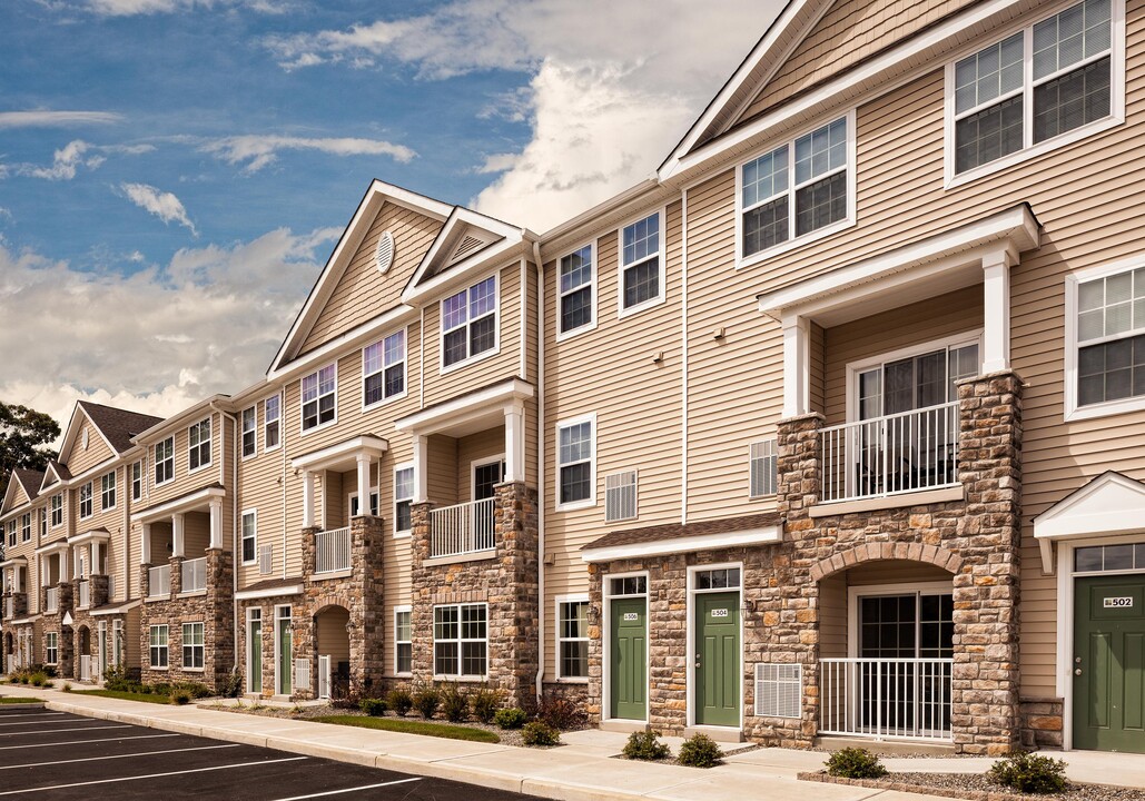 The Avery Townhome Apartments in Willingboro, NJ - Foto de edificio