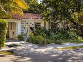 1009 NW 11th Ct in Miami, FL - Building Photo