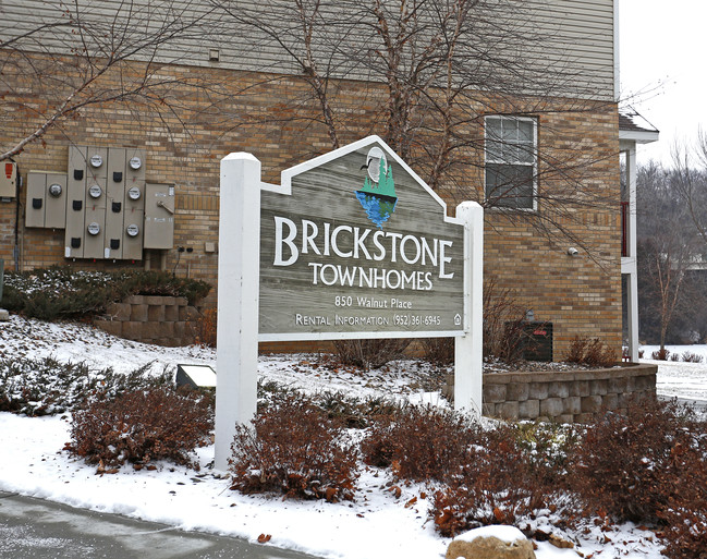 Brickstone Townhomes in Chaska, MN - Foto de edificio - Building Photo