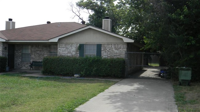 6604 Central Ave in North Richland Hills, TX - Foto de edificio - Building Photo