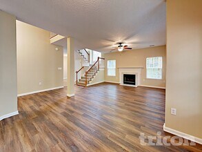 9304 Twin Trail Dr in Huntersville, NC - Foto de edificio - Building Photo