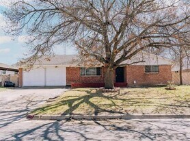 2913 Laredo Dr in Fort Worth, TX - Building Photo