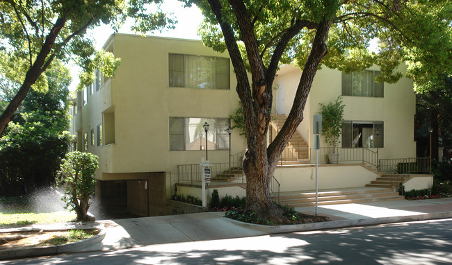 290 Oakland Ave in Pasadena, CA - Building Photo - Building Photo