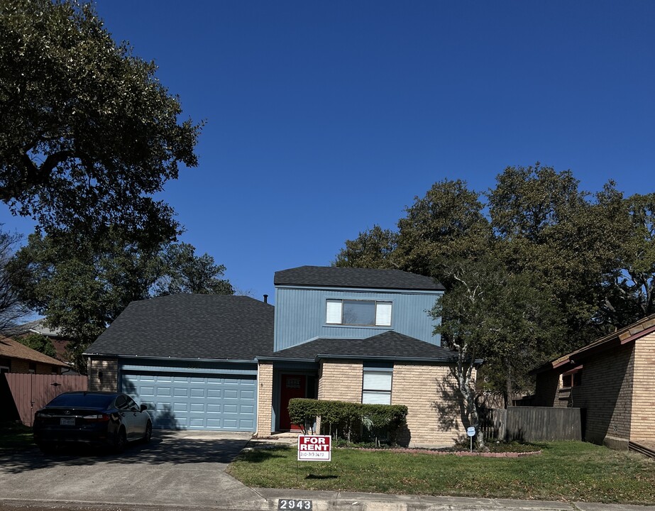 2943 Hunters Stream St in San Antonio, TX - Foto de edificio