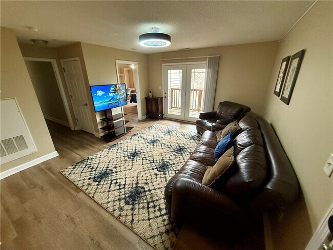 313 Harts Cove Way in Seneca, SC - Foto de edificio - Building Photo
