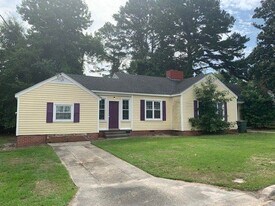 301 S Oak St in Greenville, NC - Building Photo