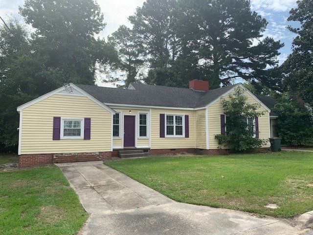 property at 301 S Oak St