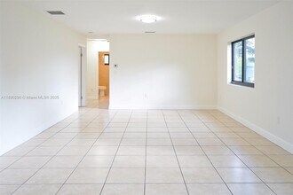 1489 NW 59th St in Miami, FL - Building Photo - Building Photo