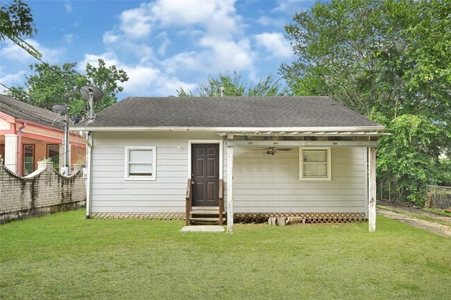 property at 14336 Victoria St