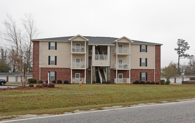 Dillon Trace Apartments in Sumter, SC - Building Photo - Building Photo