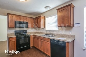 2900 Ocean Dr in Lancaster, TX - Building Photo - Building Photo