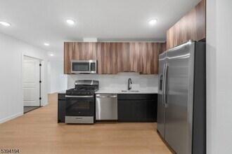 768 Bergen St in Newark, NJ - Building Photo - Building Photo