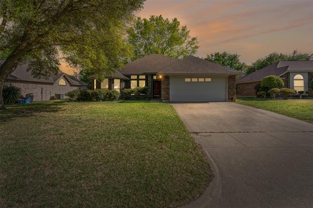1220 Concho Dr in Benbrook, TX - Building Photo