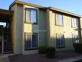 7300 W Pirates Cove Rd in Las Vegas, NV - Building Photo