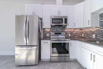 2550 Regent St, Unit 1 in Berkeley, CA - Foto de edificio - Building Photo