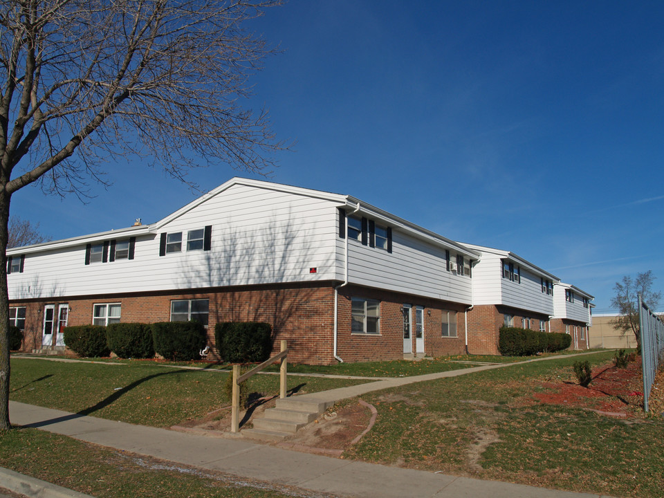 8940 W Mill Rd in Milwaukee, WI - Building Photo