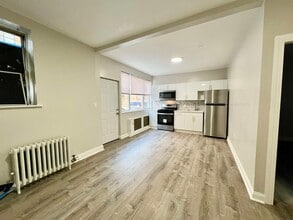 6002 Hudson Ave, Unit 1A in West New York, NJ - Building Photo - Building Photo