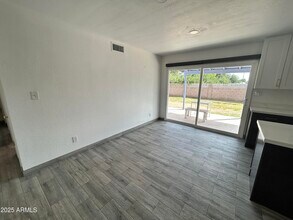 413 W Piute Ave in Phoenix, AZ - Building Photo - Building Photo