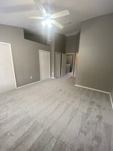 2469 Lake Woodberry Cir in Brandon, FL - Foto de edificio - Building Photo