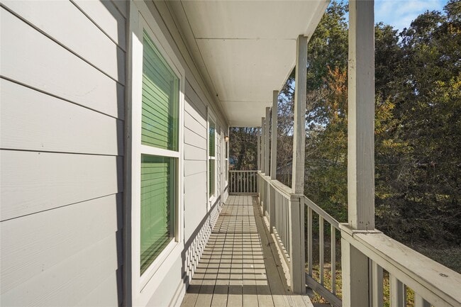 property at 819 S Oak St