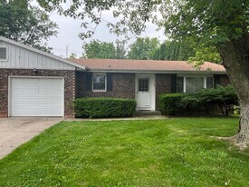 606 Revere Dr in Goshen, IN - Building Photo