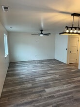 520 E South Weber Dr in South Weber, UT - Foto de edificio - Building Photo