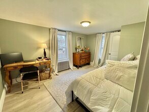 251 E Rutland Rd in Milford, CT - Foto de edificio - Building Photo