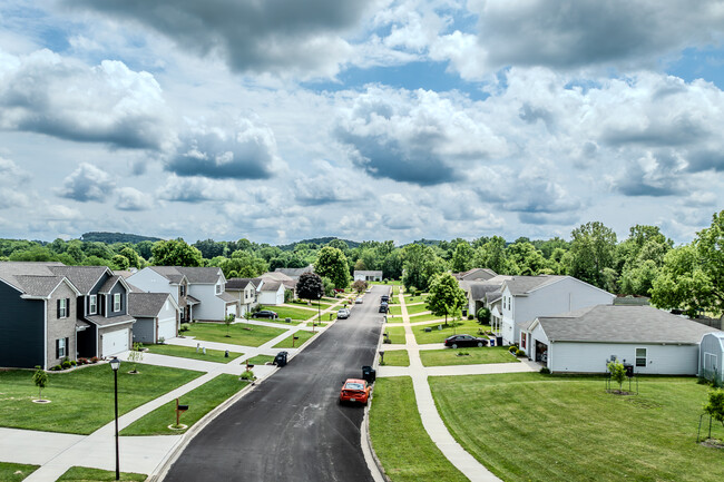 468 Kathryn Dr in Lancaster, OH - Foto de edificio - Building Photo