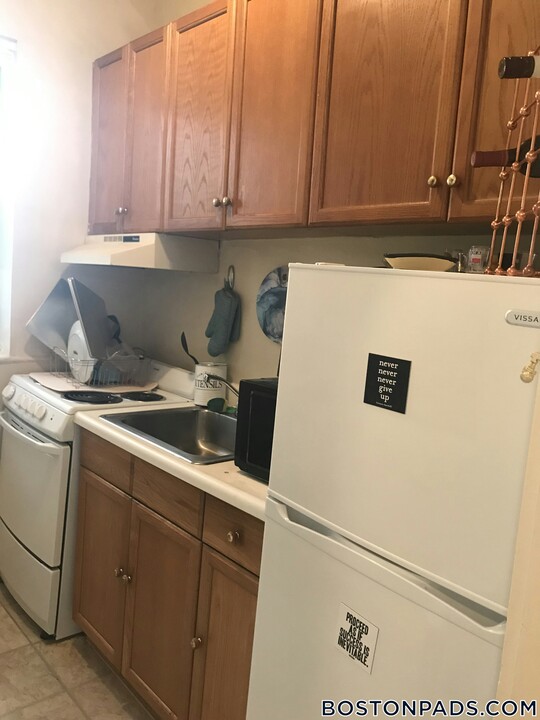 19 Peterborough St in Boston, MA - Building Photo