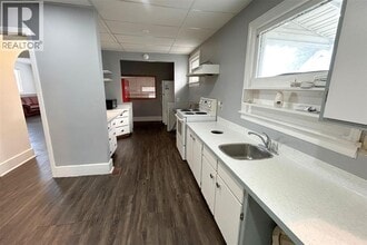 483 East Street N in Sarnia, ON - Building Photo - Building Photo