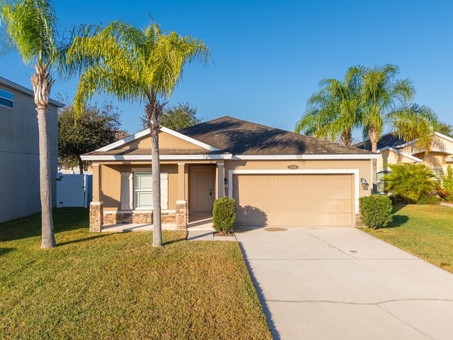 5346 Royal Plantation Blvd in Port Orange, FL - Foto de edificio - Building Photo