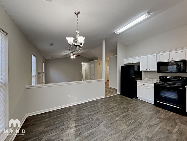 6902 Kentucky Derby Dr in Charlotte, NC - Building Photo - Building Photo