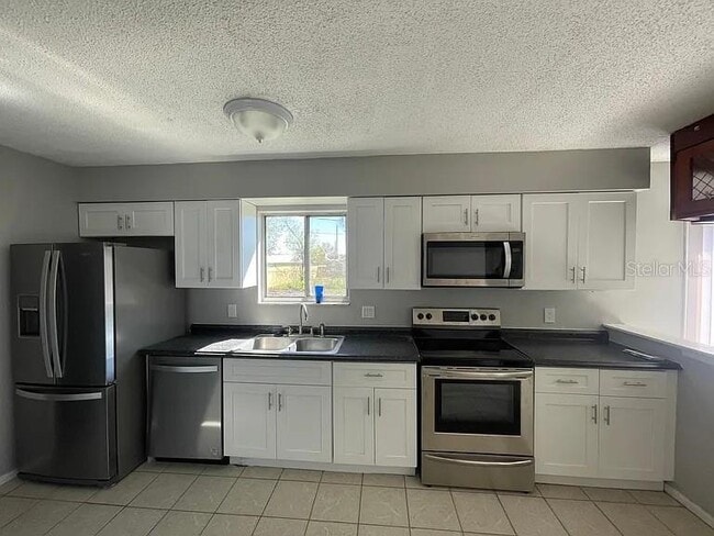 3325 Caldwell St in Deltona, FL - Building Photo - Building Photo