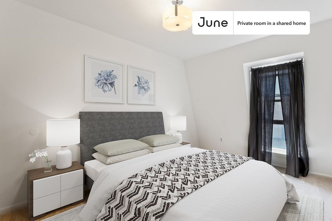 Private bedroom in 5 bed/2 bath Home in Washington, DC - Building Photo