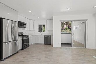 249 S Coronado St in Los Angeles, CA - Building Photo - Building Photo
