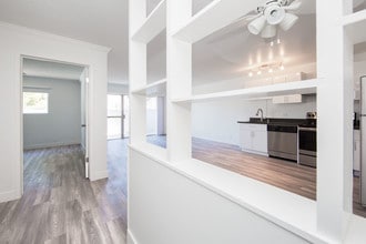 Metro Apartments in San Leandro, CA - Building Photo - Building Photo