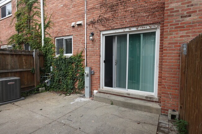 1420 Shermer Rd in Northbrook, IL - Building Photo - Building Photo