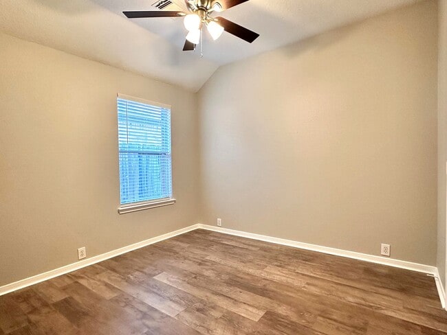 3002 E Cedar Sun Trail