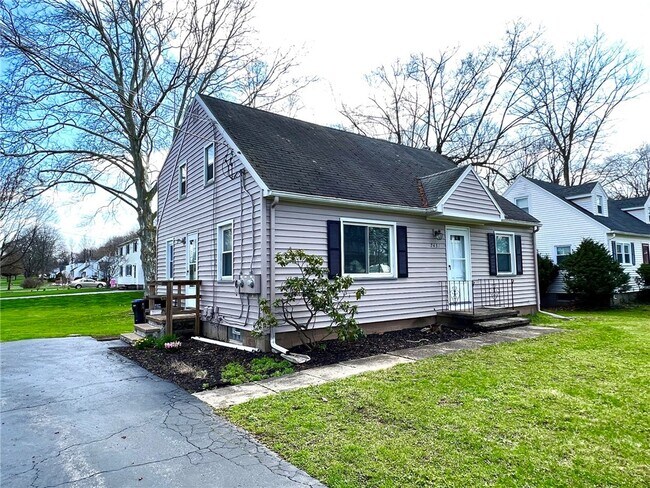 2431 Westside Dr in North Chili, NY - Foto de edificio - Building Photo