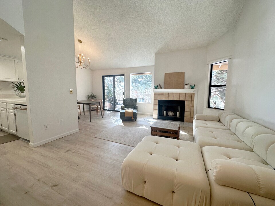 2875 Idlewild Dr, Unit 12 in Reno, NV - Foto de edificio