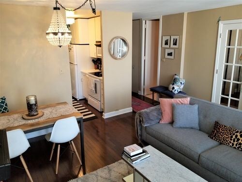 100 E Walton St-Unit -22G in Chicago, IL - Building Photo - Building Photo