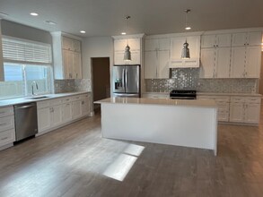 254 N Figwood Ct in Post Falls, ID - Foto de edificio - Building Photo