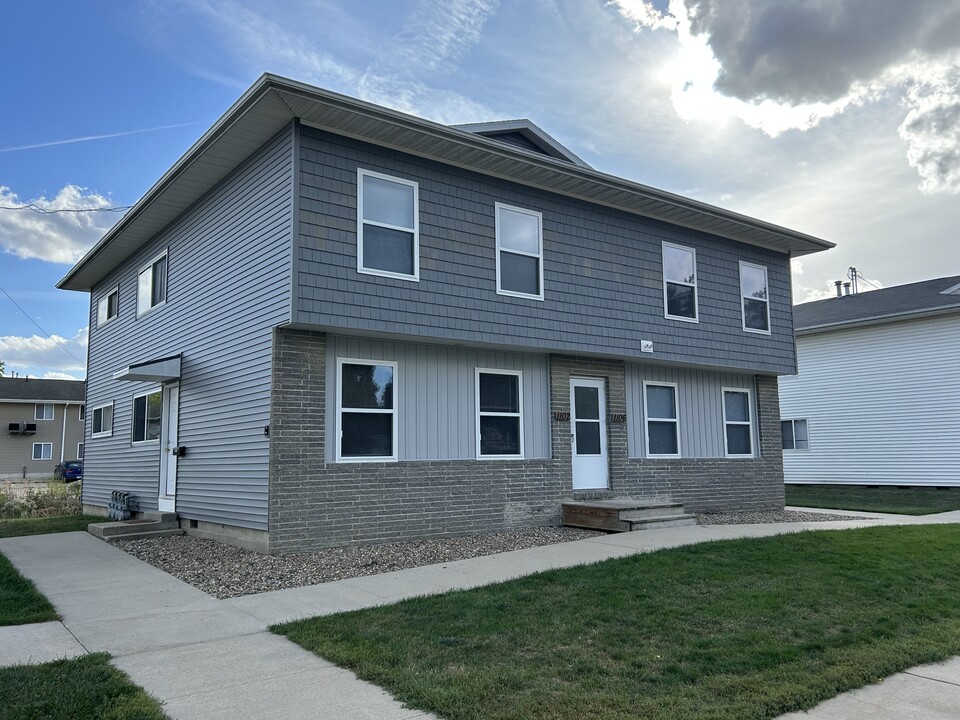 1104 W 20th St, Unit 1104 in Cedar Falls, IA - Building Photo