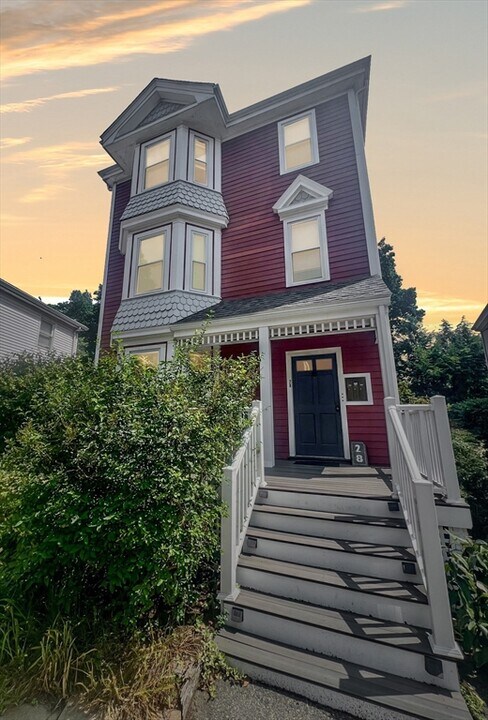 28 Goldsmith St in Boston, MA - Building Photo