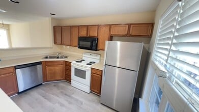 1022 Palisade Cir in Myrtle Beach, SC - Foto de edificio - Building Photo