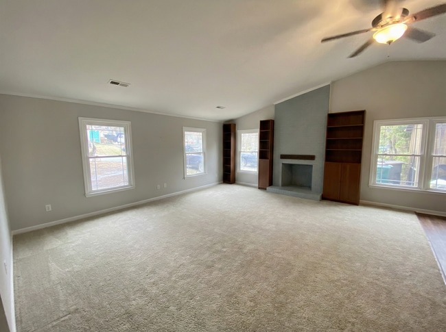 1119 Eagle Rd in Greensboro, NC - Foto de edificio - Building Photo