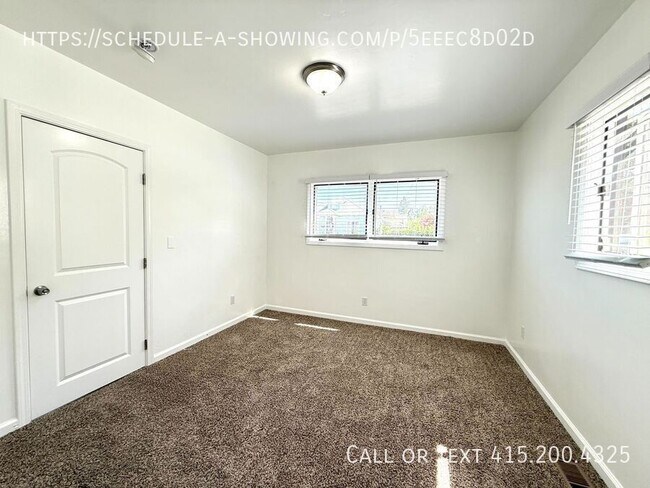906 W Franklin St in Monterey, CA - Building Photo - Building Photo