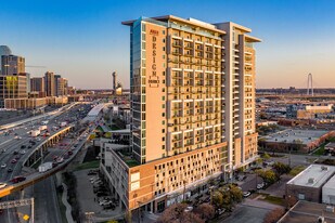 1400HiLine in Dallas, TX - Building Photo