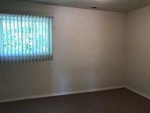 7011 N Market St in Spokane, WA - Building Photo - Building Photo