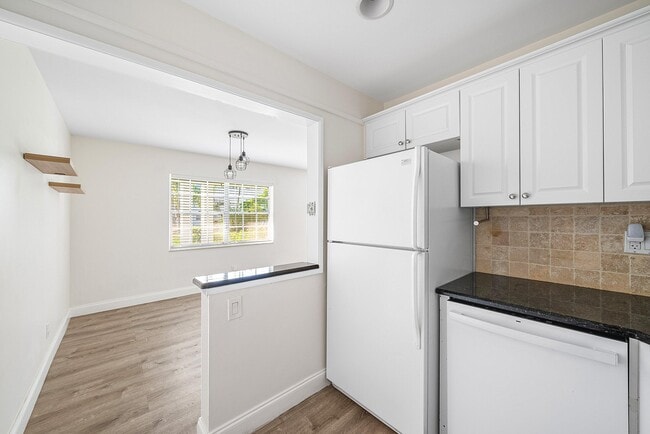 2455 NE 51st St in Fort Lauderdale, FL - Building Photo - Building Photo